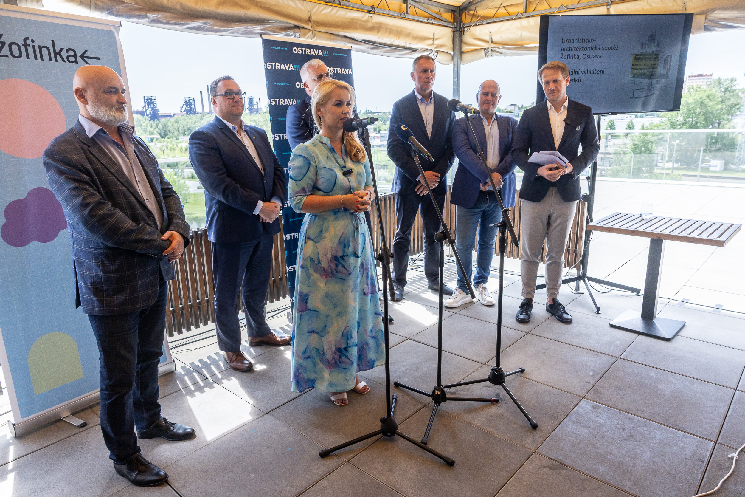 Architektonická soutěž na novou ostravskou čtvrť Žofinka má dva vítěze. Architektonická soutěž na novou ostravskou čtvrť Žofinka má dva vítěze.